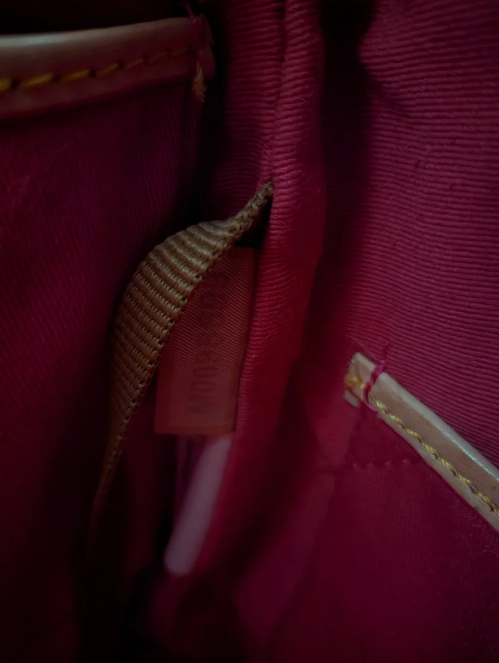 Dooney And Bourke Disney Alice In Wonderland Crossbody - Picture 10 of 10